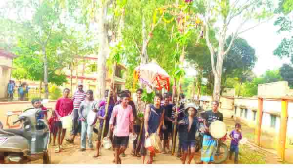 గిరిజన గ్రామాల్లో ఇటుకల పండుగ