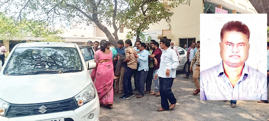 మూల్యాంకన కేంద్రం వద్ద ఉపాధ్యాయుడు మృతి