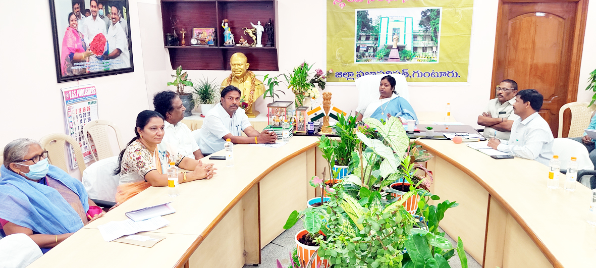 సమావేశాలంటే చిన్నచూపు తగదు