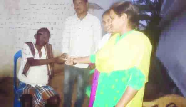 కిడ్నీ వ్యాధిగ్రస్తులకు ఆర్థిక సాయం