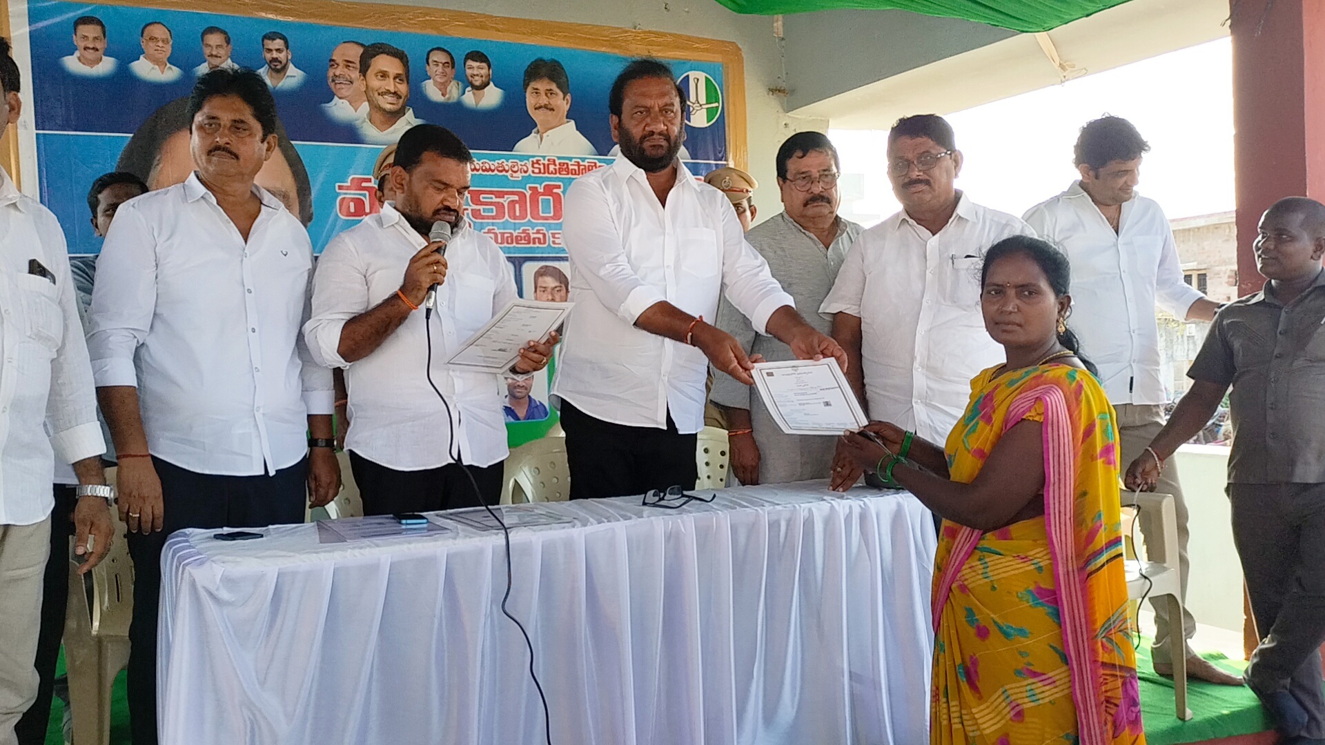 వైసిపి ప్రభుత్వంలో మత్స్యకారులకు పెద్దపీట