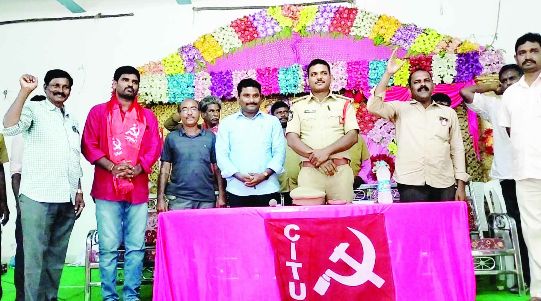 ఆటో కార్మికులు ట్రాఫిక్‌ నిబంధనలు పాటించాలి