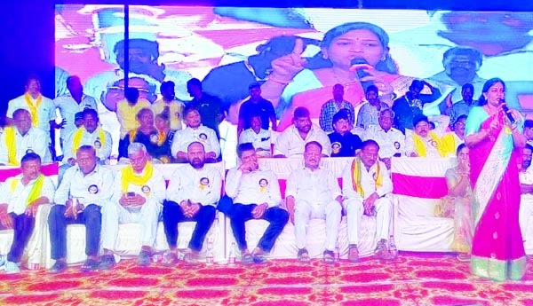 బిఆర్‌ అంబేద్కర్‌కు ఘన నివాళి