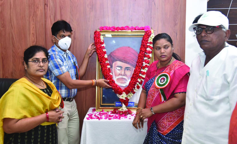 మహనీయులు మహాత్మజ్యోతిబా పూలే