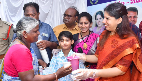 kakinada-collector-launch-butter-milk-service