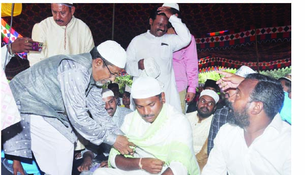 óక్తి శ్రద్ధలతో రంజాన్‌ వేడుకలు