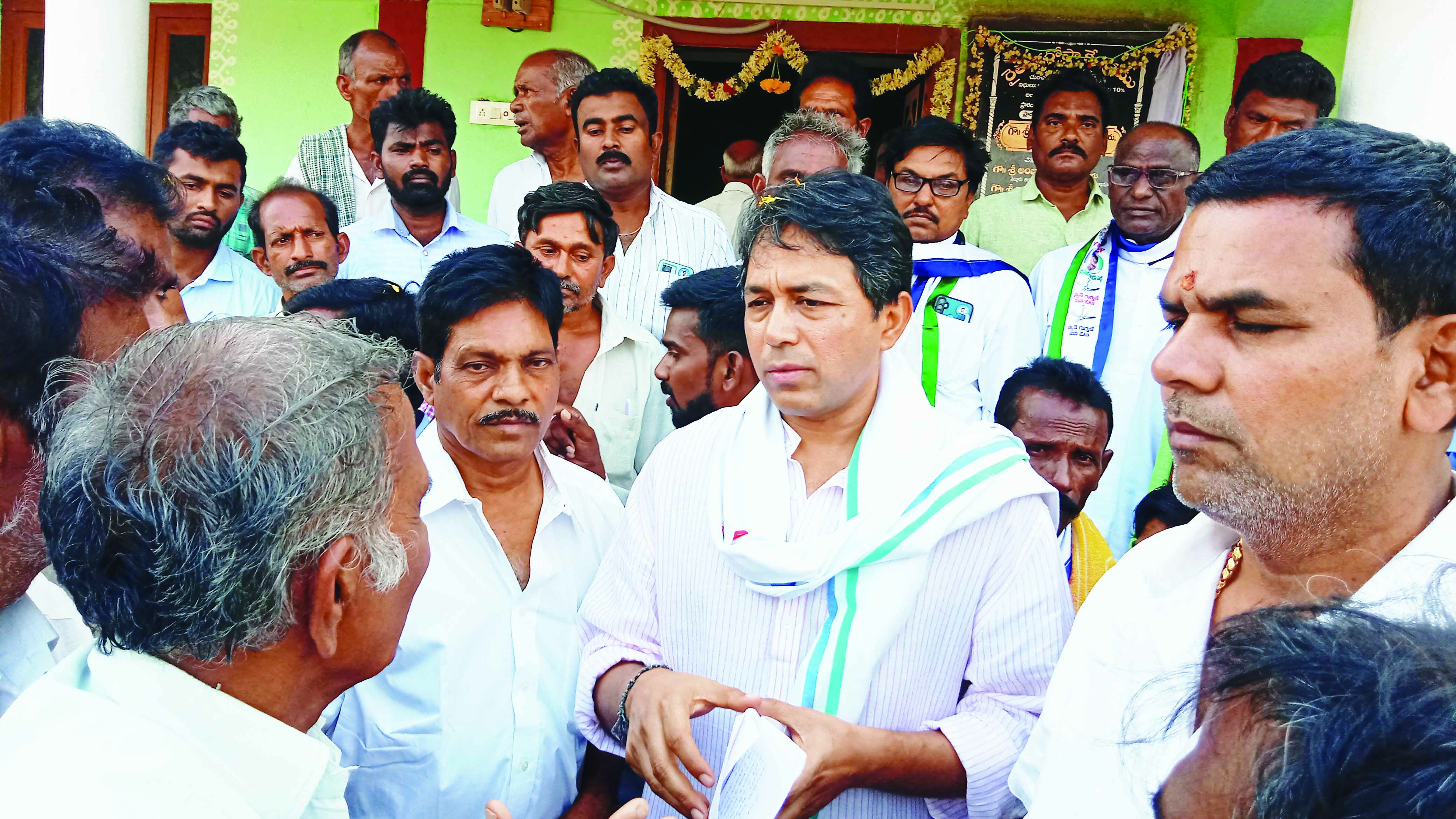 హైలెవెల్‌ కెనాల్‌ పనులు పూర్తి చేయాలి