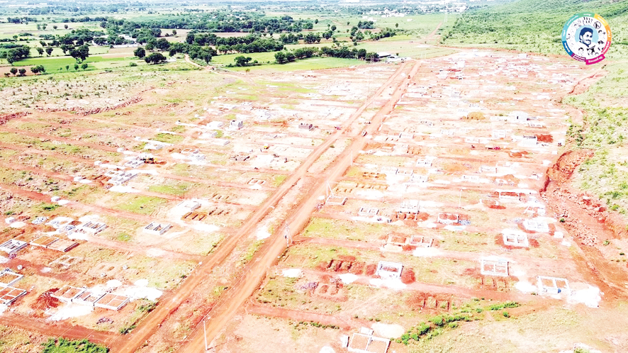 రాజధానిలో పేదలకు ఇళ్లు