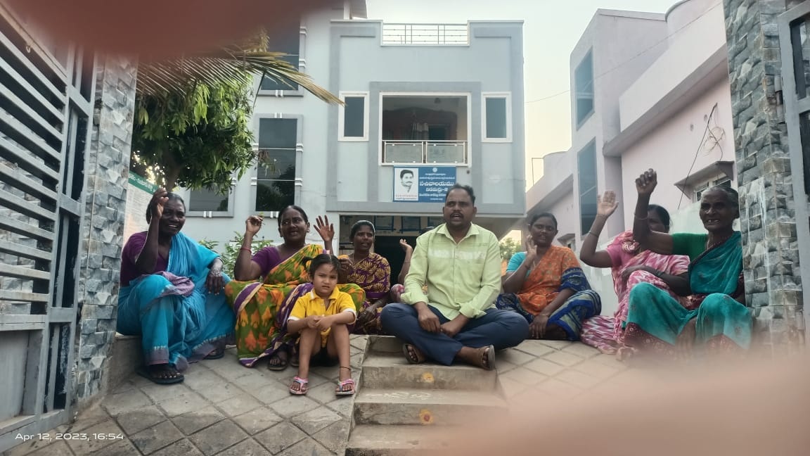 పింఛను కోసం రాజధాని పేదల ధర్నా