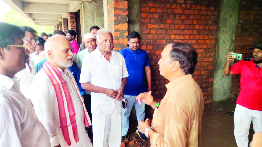 అభివృద్ధి పనులను పరిశీలించిన ఎంపి ఆళ్ల