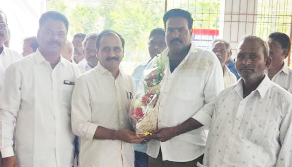 Yarrabalam-PACS-Chairman-Ramesh-met-MLA-RK