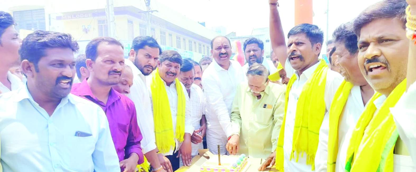 మాట్లాడుతున్న టిడిపి నియోజకవర్గ ఇన్‌ఛార్జీ తిక్కారెడ్డి