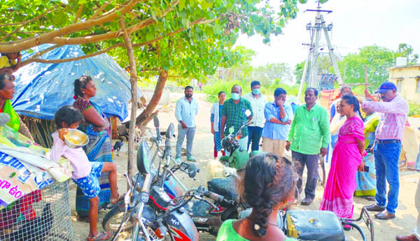 జగనన్న కాలనీల్లో ఇళ్ల నిర్మాణం చేపట్టాలి