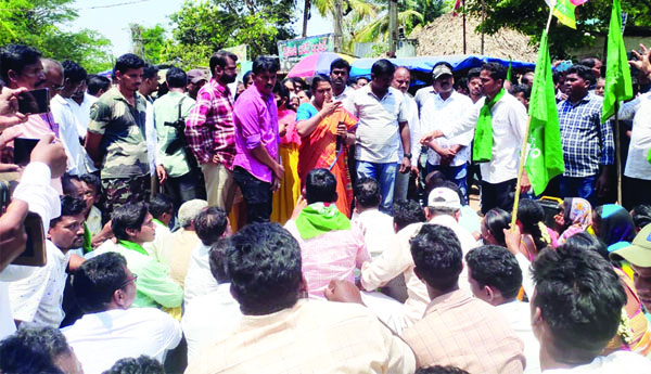  ఎమ్మెల్యే ధనలక్ష్మికి నిరసన సెగ