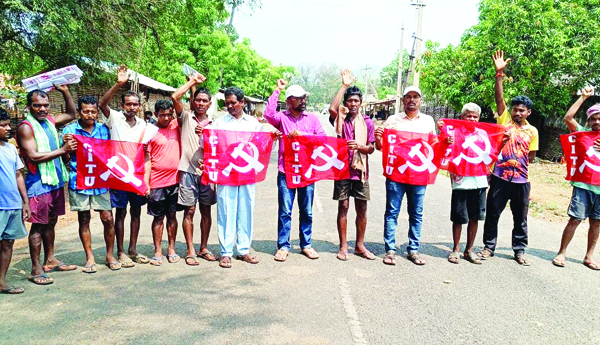 మహిళా రెజ్లర్లపై లైంగిక వేధింపులకు పాల్పడిన బిజెపి ఎంపీపై చర్యలు తీసుకోవాలని ఆందోళన