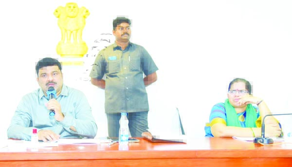 సాగునీటి కాలువ పనులు పూర్తి చేయాలి: కలెక్టర్‌