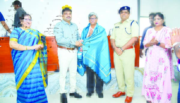 జాతీయ పౌర జీవన ప్రభుత్వ ఉద్యోగులకు స్ఫూర్తి: కలెక్టర్‌