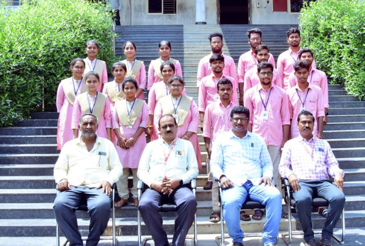 ఉద్యోగాలకు ప్రకాశం విద్యార్థులు ఎంపిక