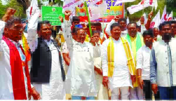 పాడేరులో భారీ ర్యాలీ