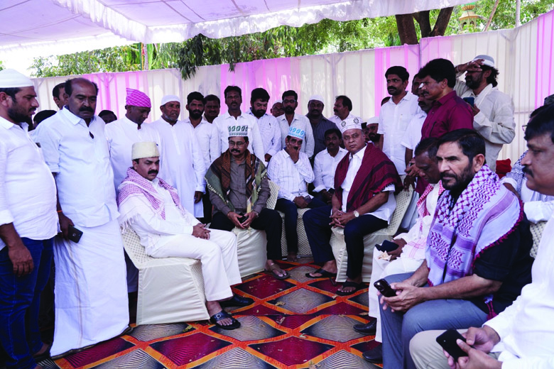 రంజాన్‌ ప్రత్యేక ప్రార్ధనల్లో వేమిరెడ్డి ప్రభాకర్‌రెడ్డి