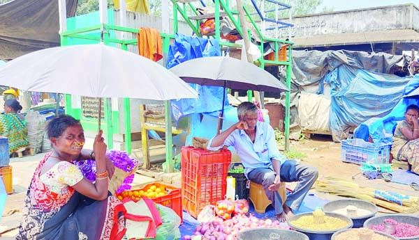 న్యంలో మండుతున్న ఎండలు