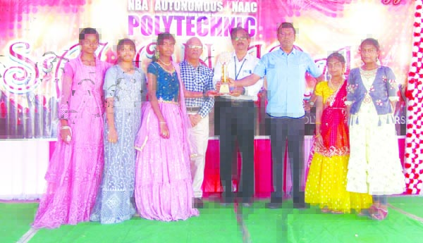 పాలిటెక్నిక్‌ విద్యార్థులకు వీడ్కోలు సభ