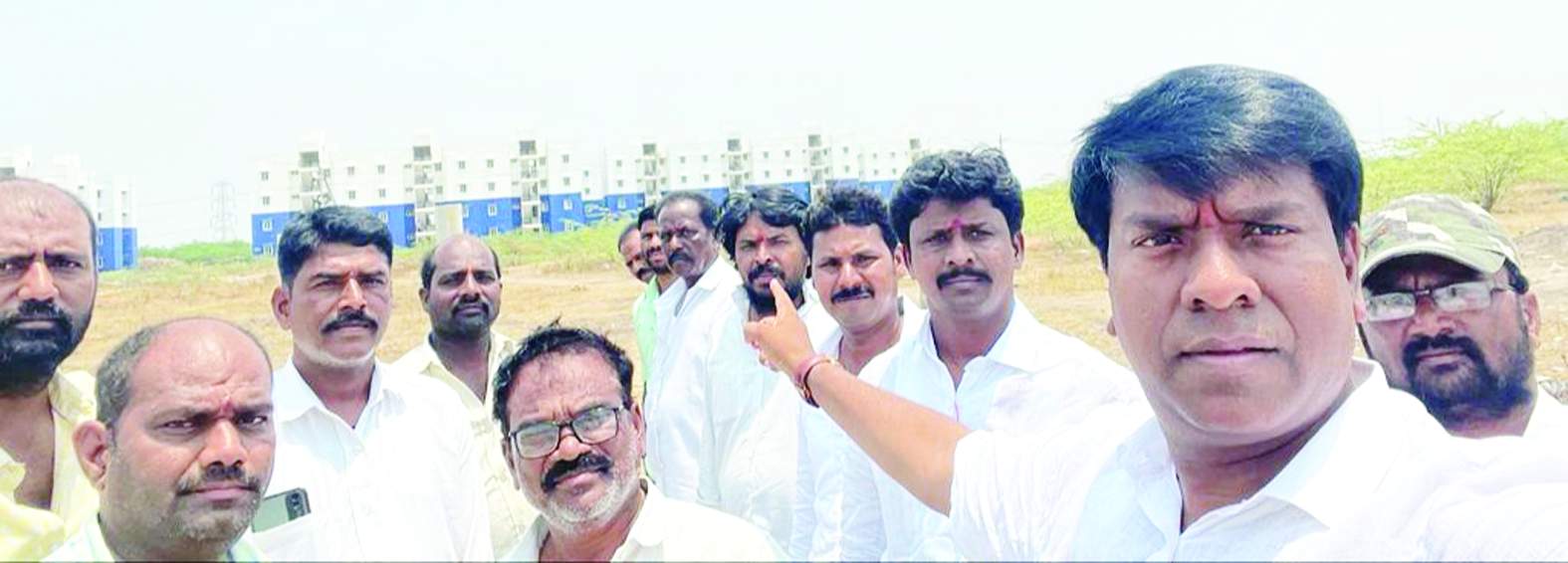 సెల్ఫీ ద్వారా ప్రభుత్వానికి సవాలు విసురుతున్న మాజీ ఎమ్మెల్యే బీవీ