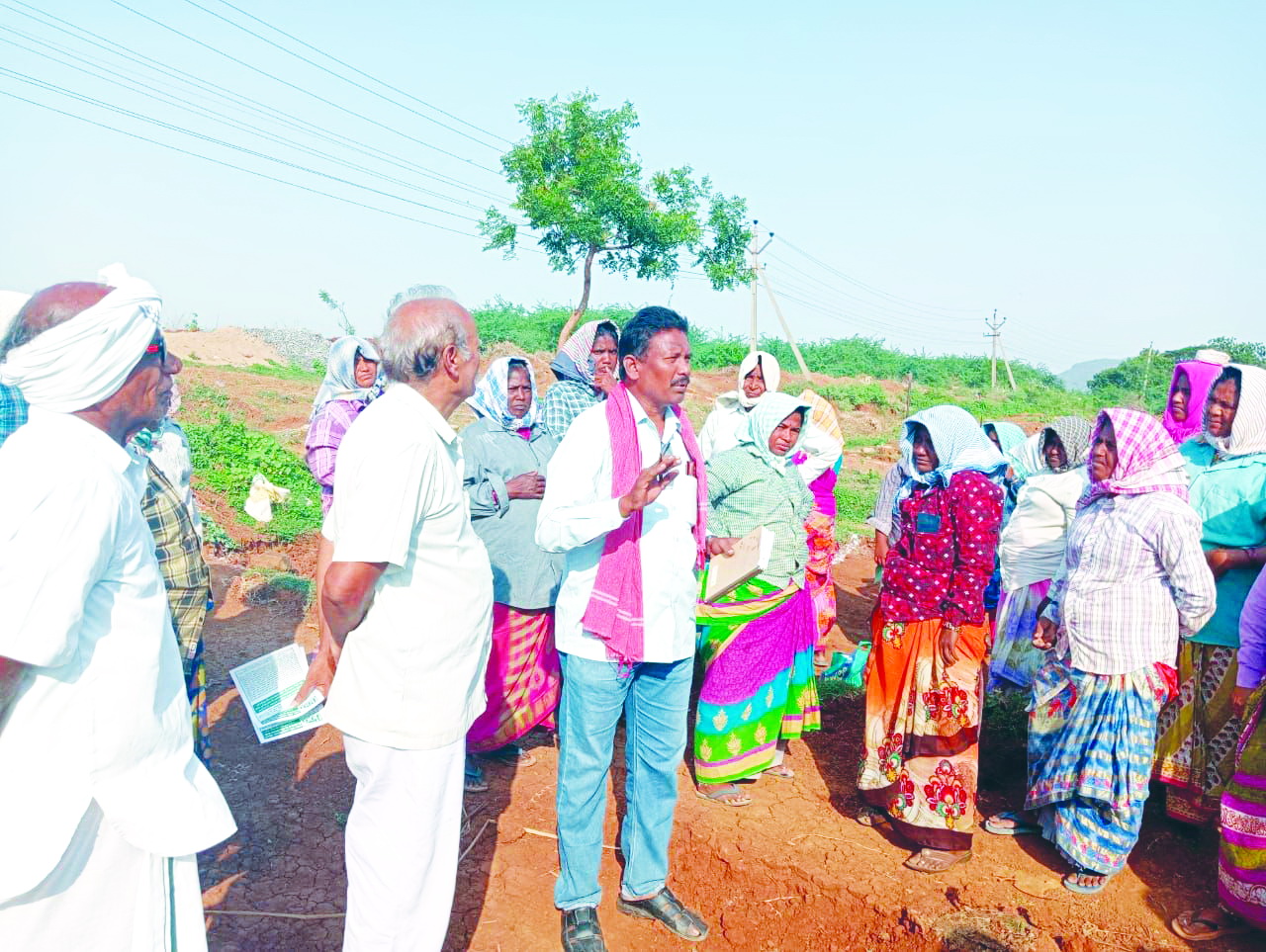 ఉపాధి కూలీలకు బకాయిలు చెల్లించాలి