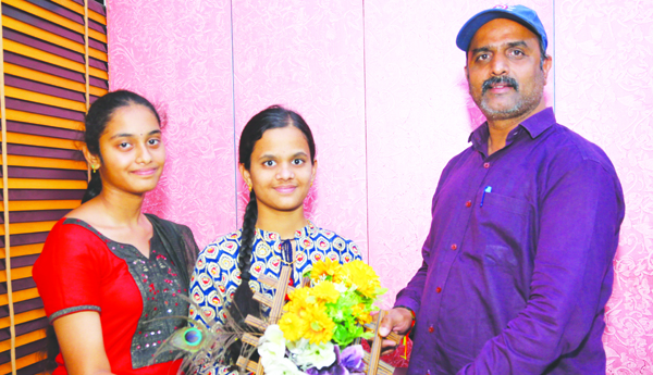 'పది'లో డ్రీమ్జ్‌, యూనివర్సల్‌ విద్యార్థుల ప్రతిభ