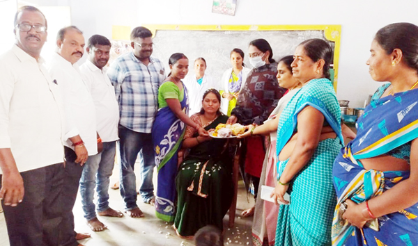 గర్భిణులు, బాలింతలపై ప్రత్యేక శ్రద్ధ వహించాలి : పీడీ