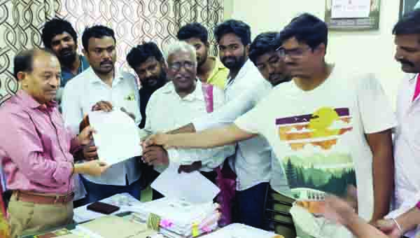 జిఒ7 అమలుకు ధర్నా