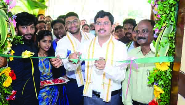 ఆధునికీకరించిన తహశీల్దార్‌ కార్యాలయం ప్రారంభం