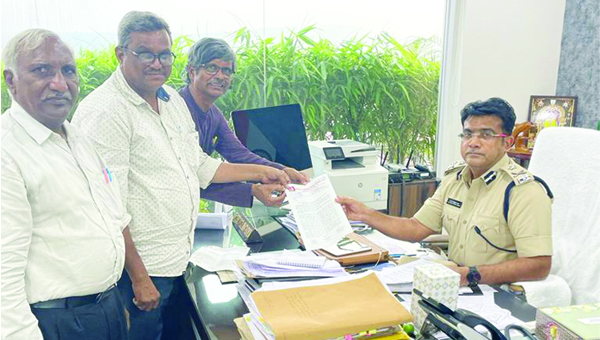 ప్రజా ఉద్యమాలపై పోలీసు నిర్బంధం ఆపాలని  వినతి