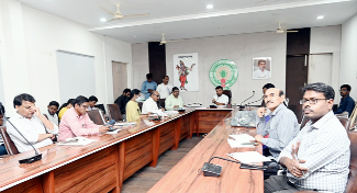 వేగవంతంగా ఎన్‌సిడిసిడి సర్వేవైద్యాధికారుల సమావేశంలో కలెక్టర్‌ గిరీష