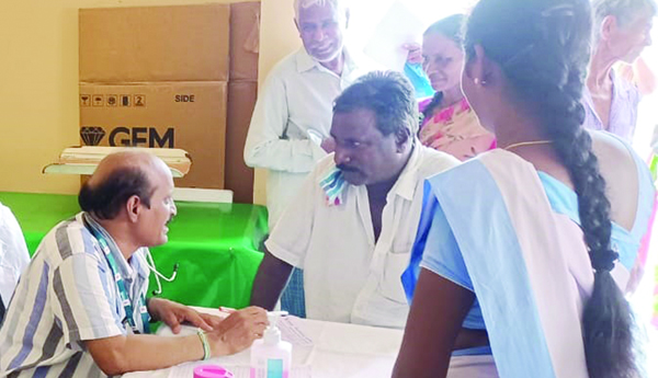 కిమ్స్‌ ఆధ్వర్యంలో ఉచిత వైద్యశిబిరం