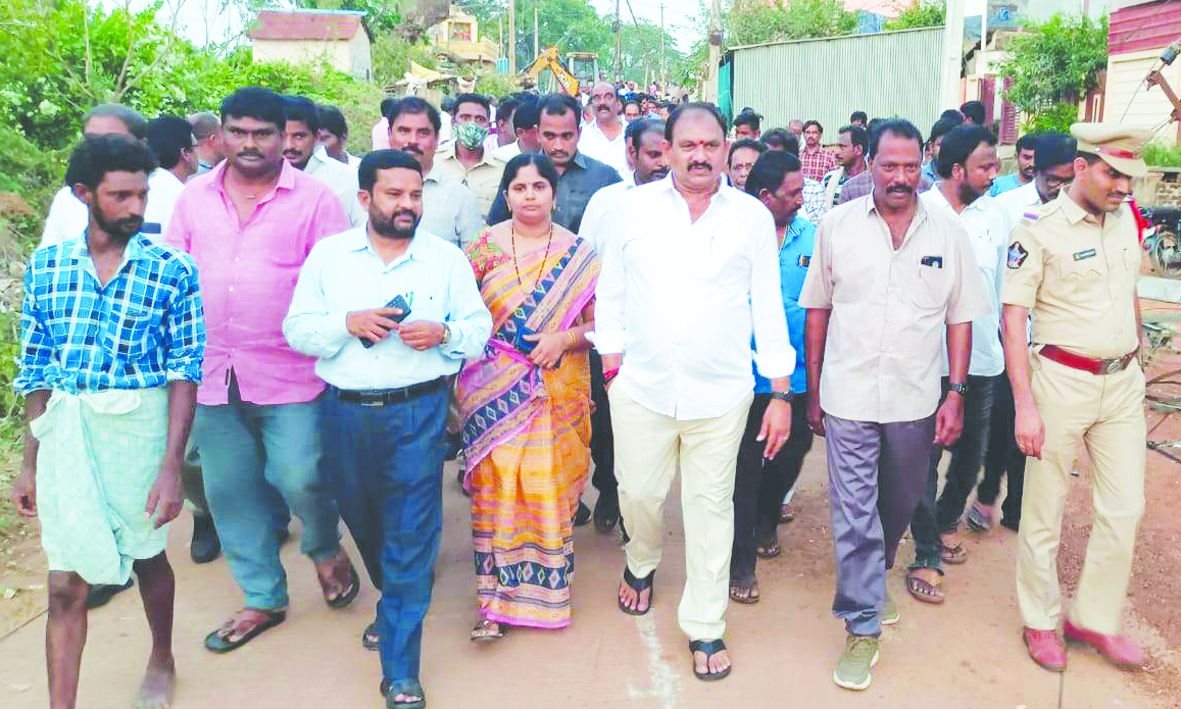 ప్రజలకు ఇబ్బందుల్లేకుండా ప్రత్యామ్నాయ ఏర్పాట్లు