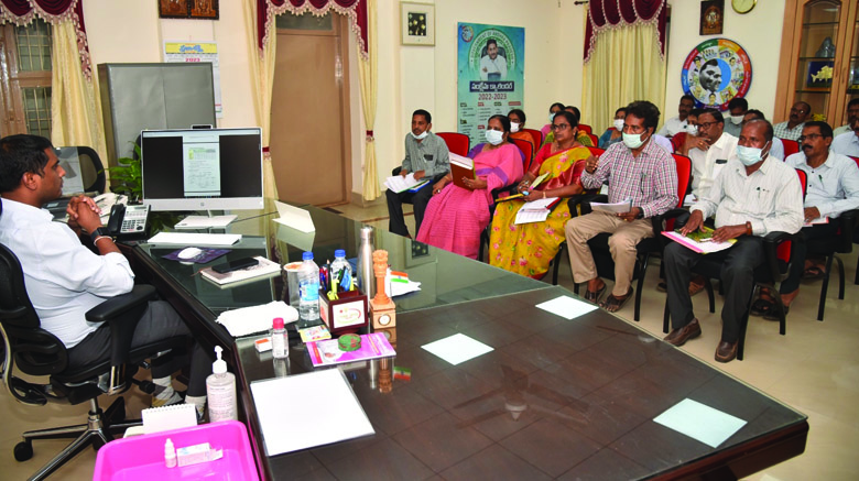 రైతుల ఆర్థిక తోడ్పాటుకు కృషి