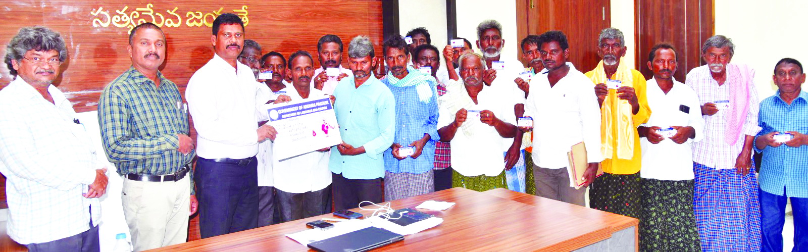 కళాకారుల సంక్షేమానికి కృషి : కలెక్టర్‌