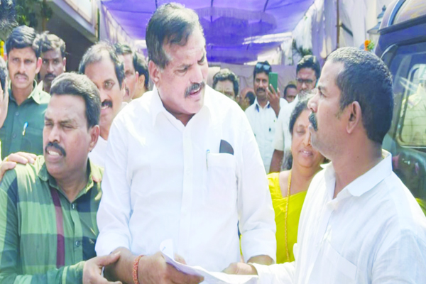 సర్వీస్‌ రెగ్యులరైజ్‌ చేయాలి