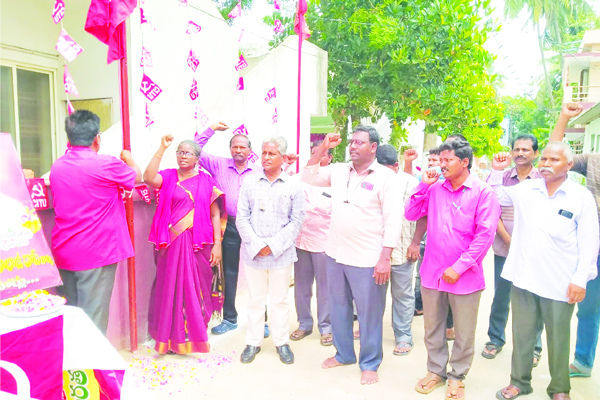 కార్మిక హక్కుల రక్షణకు ఉద్యమాలు..