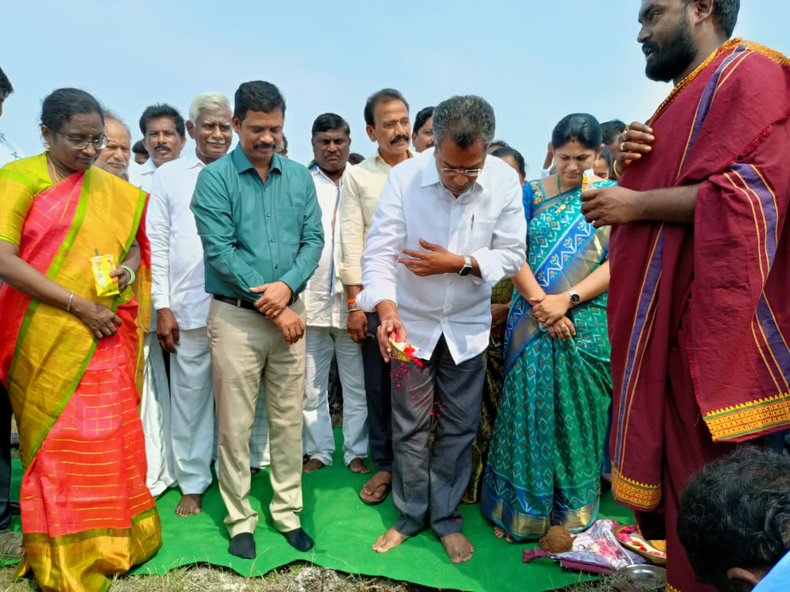 అర్హులైన పేదలందరికీ ఇళ్ల స్థలాలు : ఎమ్మెల్యే