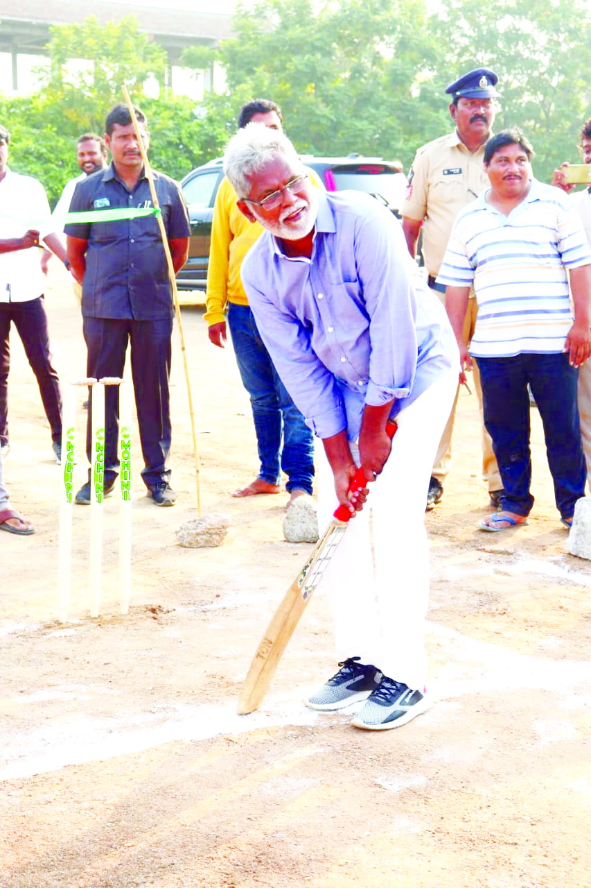 మెగా క్రికెట్‌ టోర్నమెంట్‌ ప్రారంభం