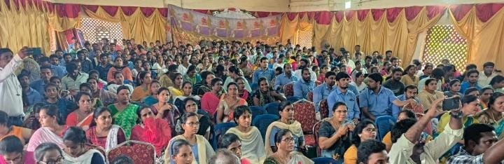 కొందరికే సేవా పురస్కారాలు