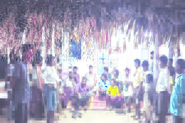 ప్రజలు అప్రమత్తంగా ఉండాలి