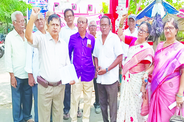 ఆల్‌ ఇండియా పోస్టల్‌ విశ్రాంత ఉద్యోగుల సంతకాల సేకరణ