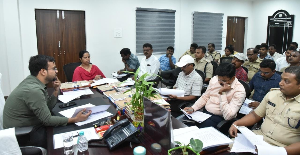 - మాట్లాడుతున్న జెసి ఫర్మాన్‌ అహ్మద్‌ఖాన్‌