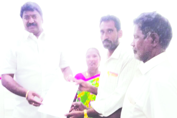 అసైన్డ్‌ భూములు పేదలకు పంచాలి