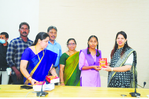 ఉన్నతస్థాయికి చేరాలంటే చదువే మార్గం