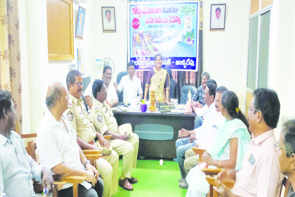 ప్రజల సహకారంతోనే ప్రమాదాల నివారణ