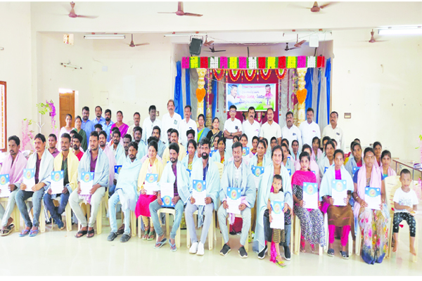 వాలంటీర్ల సేవలు అభినందనీయం